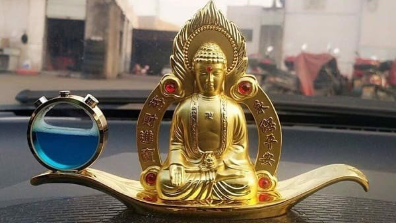 Vật Phẩm Phong Thủy Treo Xe Ô Tô: Ý Nghĩa Và Lý Do Nên Sử Dụng