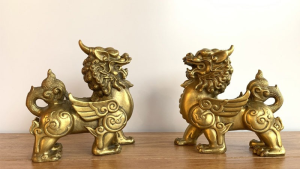 Cách chọn vật phẩm phong thủy trấn sát cửa chính phù hợp từng hoàn cảnh